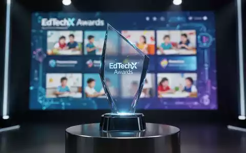 Eine futuristische EdTechX Awards Trophäe, die auf einem Podest steht, mit verschwommenen digitalen Lerninhalten im Hintergrund. - Foto: über boerse-global.de