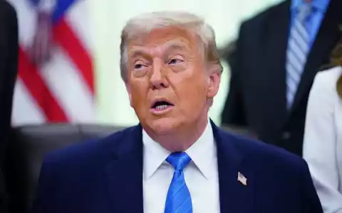 US-Präsident Donald Trump droht dem Iran mit neuen Angriffen. - Foto: Julia Demaree Nikhinson/AP/dpa