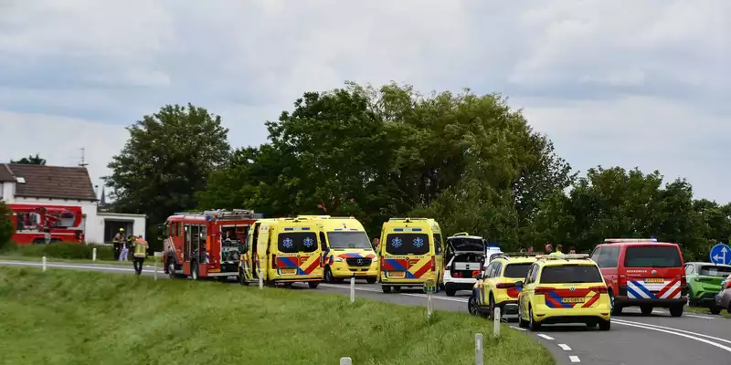 Vier Menschen kamen bei dem Unfall ums Leben, darunter drei Kinder. - Foto: ---/PROVICOM/ANP/dpa