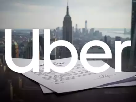 Eine stilisierte Klageschrift mit dem unscharfen Hintergrund der Skyline von New York City. - Foto: über boerse-global.de