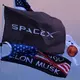 Elon Musk verlässt sich darauf, dass Anleger im Glauben an künftige Erfolge von SpaceX investieren. (Archivbild) - Bild: Eric Gay/AP/dpa