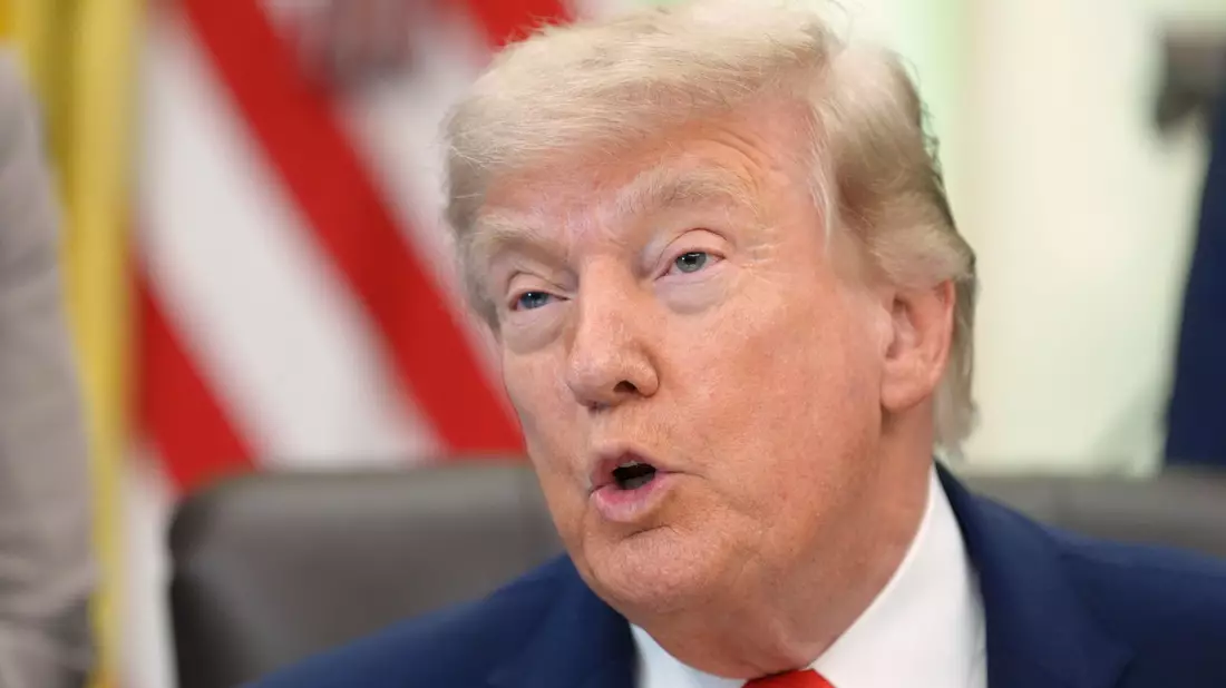 Trumps Zollpläne erzielen Etappensieg vor Gericht. (Archivbild). - Bild: Jacquelyn Martin/AP/dpa