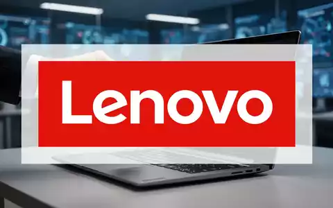 Eine Hand platziert ein Preisschild mit einem Pfeil nach oben neben einem modernen Laptop, der Lenovo repräsentiert. - Foto: über boerse-global.de