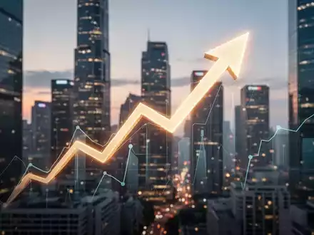 Ein stilisierter, aufwärts gerichteter Pfeil über einer verschwommenen Skyline eines Finanzviertels bei Sonnenuntergang. - Foto: über boerse-global.de