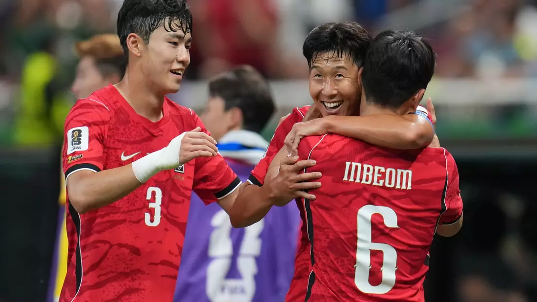 Südkorea jubelt über den gelungenen WM-Start. - Bild: Matias Delacroix/AP/dpa