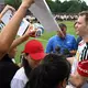 Bei den Fans ist Manuel Neuer sehr beliebt.  - Bild: Federico Gambarini/dpa