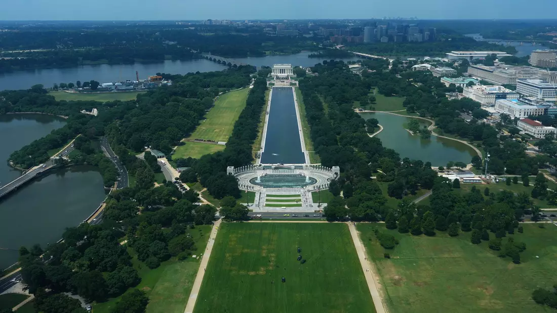 Am Sonntag sollen am Lincoln Memorial Feierlichkeiten anlässlich des 80. Geburtstages von Donald Trump stattfinden - Bild: Julia Demaree Nikhinson/AP/dpa