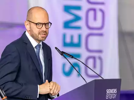 Siemens-Energy-Chef Bruch spricht sich für den Bau von Rechenzentren aus. (Archivbild.) - Foto: Daniel Karmann/dpa