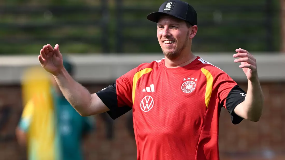 Julian Nagelsmann geht bei seiner WM-Premiere personell ins Risiko.  - Bild: Federico Gambarini/dpa