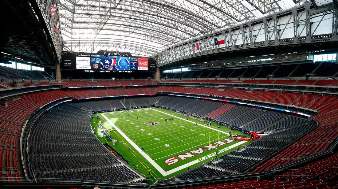 Die Hitze ist in Houston kein Problem, das Stadion hat ein Dach. (Archivbild)   - Bild: Tyler Kaufman/AP/dpa