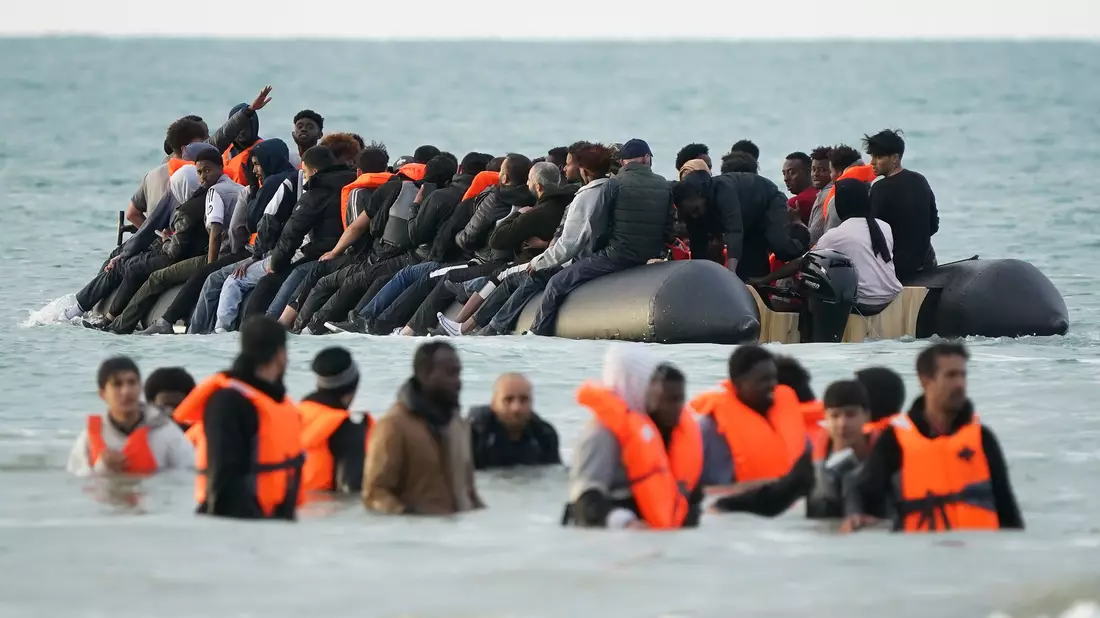Die Zahl der Ankünfte von Schutzsuchenden in der EU war in den vergangenen Monaten gefallen. (Archivbild) - Bild: Gareth Fuller/PA Wire/dpa