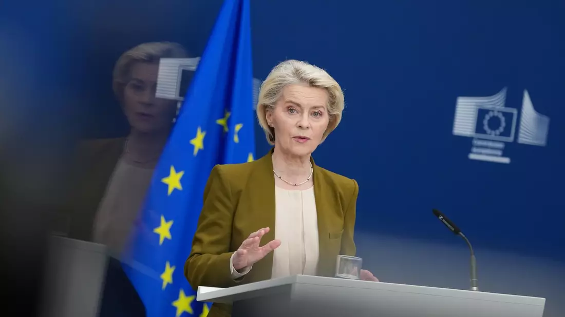 Will Russland mit neuen Sanktionen die Kriegsführung gegen die Ukraine erschweren: EU-Kommissionspräsidentin Ursula von der Leyen. (Archivbild) - Bild: Virginia Mayo/AP/dpa