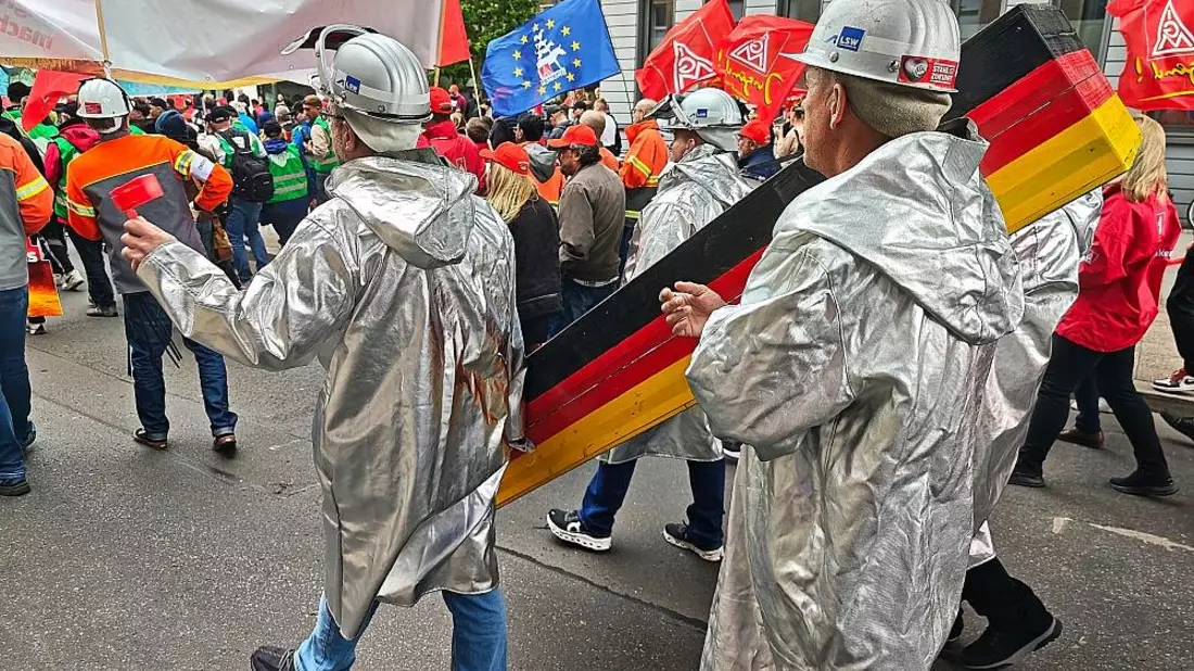 Rund Tausend Teilnehmer bei Stahldemo in Berlin