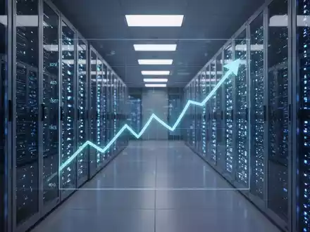 Ein modernes Rechenzentrum mit leuchtenden Servern und einer dezenten, aufwärts gerichteten Grafik, die Wachstum symbolisiert. - Foto: über boerse-global.de