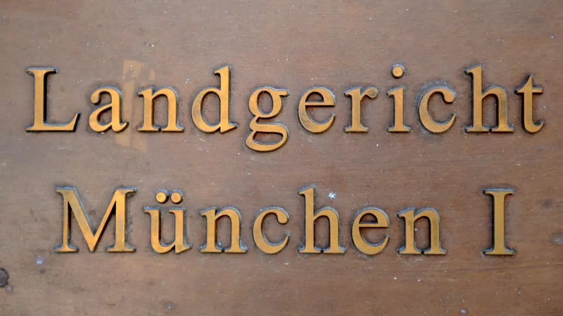 Nach einem Urteil des Landgerichts München I haftet Google für die generierten KI-Übersichten in der Google-Suche. (Archivbild)  - Bild: Frank Leonhardt/dpa
