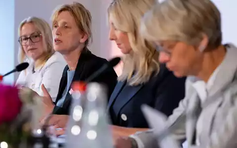 Die Bildungsminister der Länder haben gemeinsame Ziele und Maßnahmen zur Stärkung der Medienkompetenz in der Schule verabschiedet. (Symbolbild) - Foto: Sven Hoppe/dpa