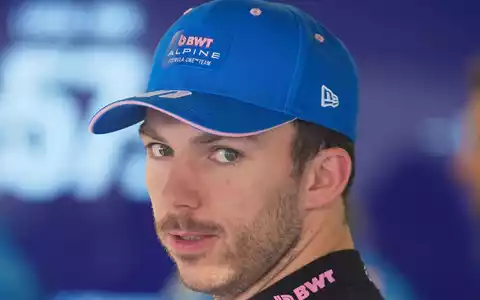 Pierre Gasly darf sich doch noch über sein Monaco-Podest freuen. (Archivbild) - Foto: Altaf Qadri/AP/dpa