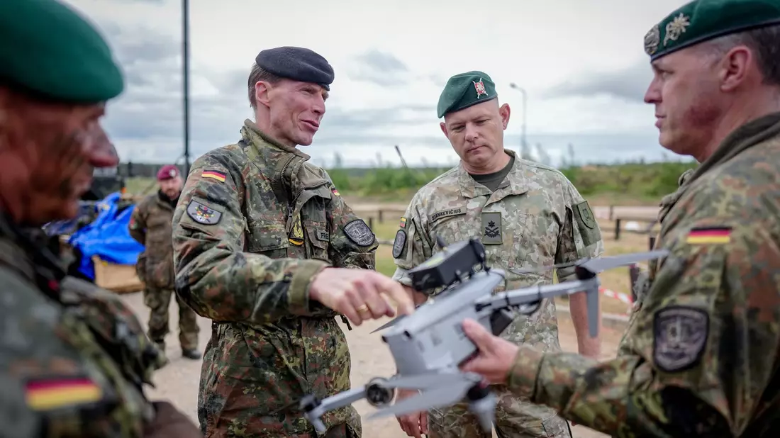 Generalleutnant Christian Freuding in Litauen - Bild: Kay Nietfeld/dpa