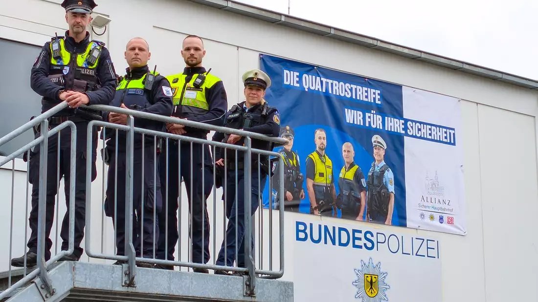 POL-HH: 260612-4. Allianz Sicherer Hauptbahnhof: Quattro-Streife wird noch sichtbarer - Bild: presseportal.de