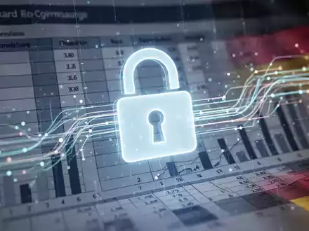Eine stilisierte Darstellung eines digitalen Schlosses über Datenflüssen, das Datenschutz und regulatorische Änderungen symbolisiert. - Foto: über boerse-global.de