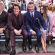 David Beckham erhielt einen Stern auf dem berühmten «Walk Of Fame» in Hollywood. Mit dabei: Sohn Romeo, Filmstar Tom Cruise, Ehefrau Victoria und Tochter Harper Seven. - Bild: Chris Pizzello/Invision/AP/dpa
