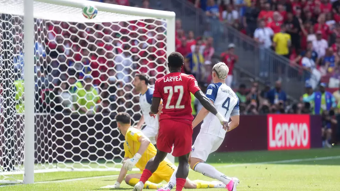 Bosniens Defensive hielt lange Stand.  - Bild: Nathan Denette/The Canadian Press/AP/dpa