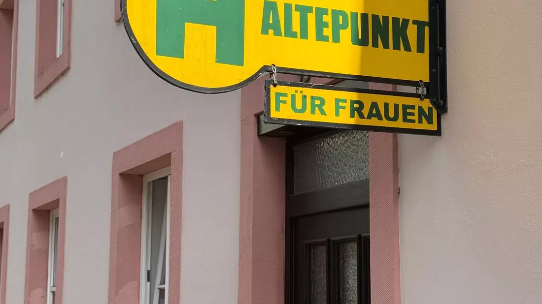 Die Zahl der Frauen, die die Einrichtung aufsuchen, steigt. - Bild: Birgit Reichert/dpa