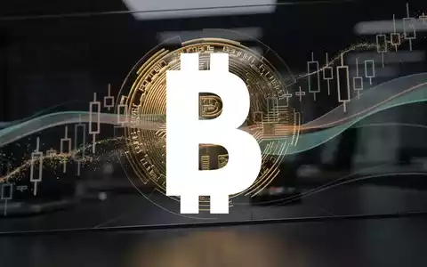 Ein stilisiertes, leuchtendes Bitcoin-Symbol, das in eine futuristische Finanzanzeige mit Datenströmen integriert ist. - Foto: über boerse-global.de