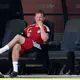 Der Bundestrainer ist froh über jeden Schattenplatz.  - Bild: Christian Charisius/dpa