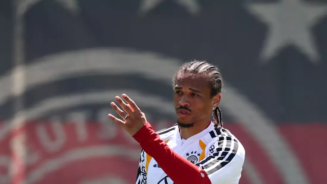 Leroy Sané ist lange dabei und spielte bei großen Turnieren noch keine große Rolle.  - Bild: Christian Charisius/dpa
