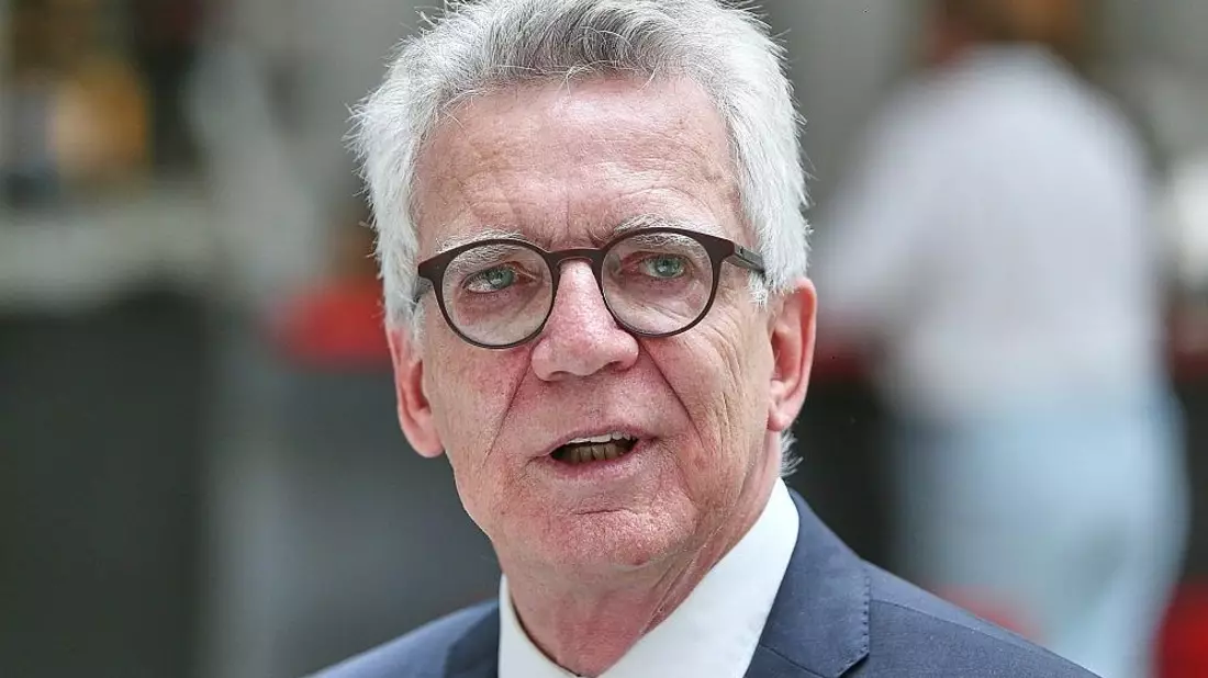 Gabriel und de Maizière kritisieren Regierungsstil
