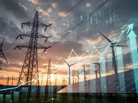 Ein dynamisches Bild eines Stromnetzes vor einem dramatischen Himmel, mit subtilen digitalen Überlagerungen, die Wachstum andeuten. - Foto: über boerse-global.de