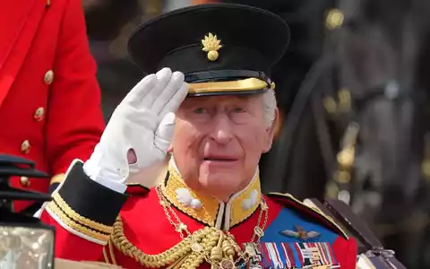 Die Geburtstagsparade findet jedes Jahr zu Ehren des britischen Monarchen statt. - Foto: Kirsty Wigglesworth/AP/dpa