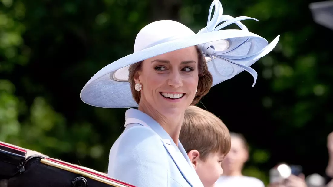 Auch die an Krebs erkrankte Prinzessin Kate nahm an der Parade teil. - Bild: Aaron Chown/PA Wire/dpa
