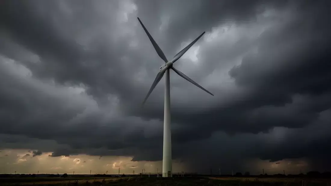 ABO Energy Faces Dual Crisis: Capital Erosion and Lender Standstill Expiry