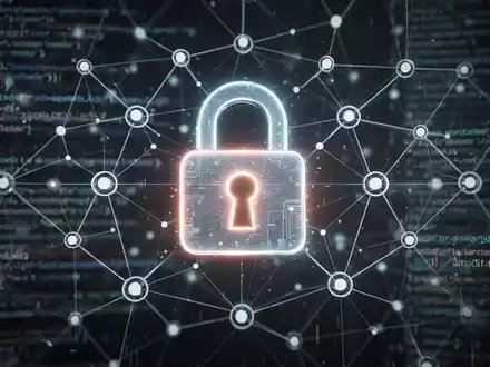 Ein stilisiertes, leuchtendes VorhĂ€ngeschloss-Symbol ĂŒber einem digitalen Netzwerk von verbundenen Knoten, das Datensicherheit und Compliance darstellt. - Foto: ĂŒber boerse-global.de