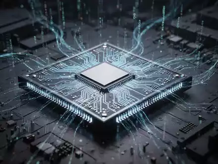 A glowing, intricate semiconductor chip with data streams, symbolizing technology, supply chain, and export restrictions. - Foto: über boerse-global.de