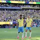 Vinícius Júnior (l.) ist Brasiliens große Offensiv-Hoffnung bei der WM. - Bild: Adam Hunger/AP/dpa