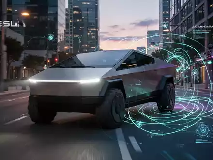 A Tesla Cybertruck drives autonomously on a city street at dusk, with digital overlays showing its navigation and sensor data. - Foto: über boerse-global.de