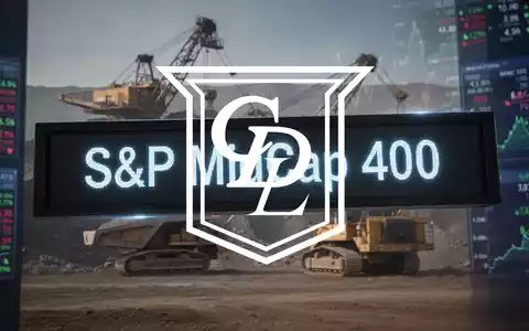 Eine stilvolle Börsenanzeige mit der Aufschrift 'S&P MidCap 400' und einem verschwommenen Bild von Bergbauaktivitäten im Hintergrund. - Foto: über boerse-global.de