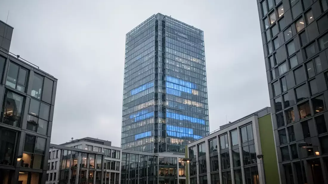Munich Re’s €1.7B Profit vs 16% Stock Drop: Renewal Season Looms