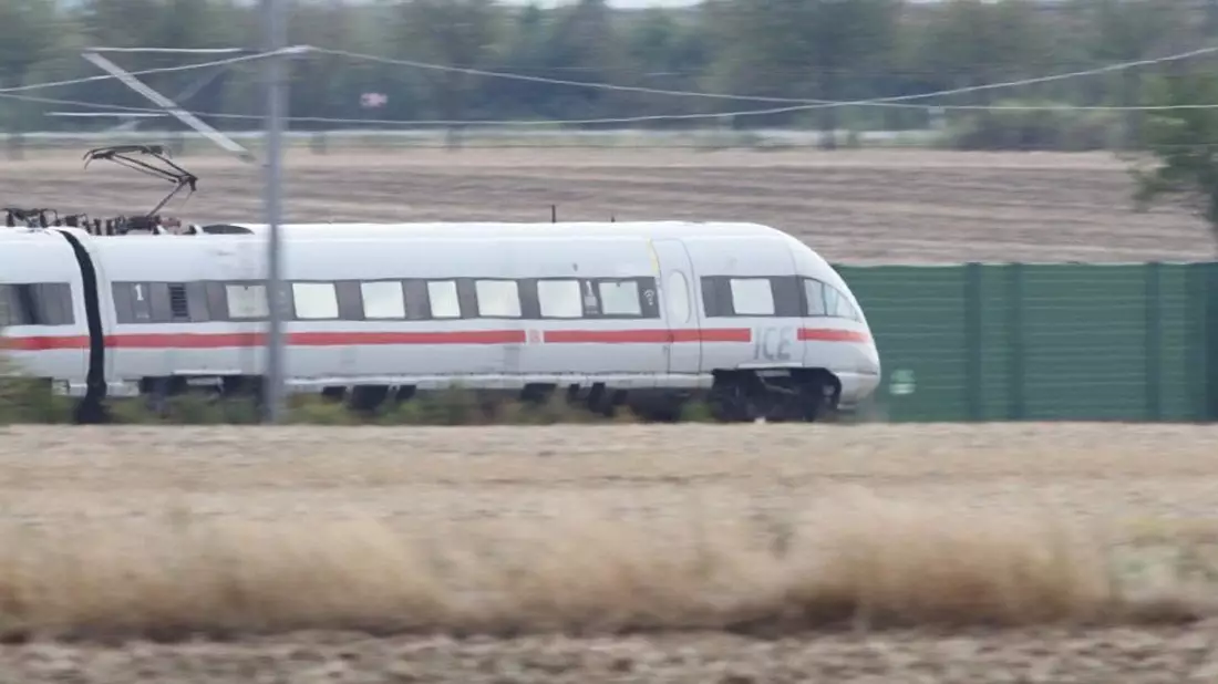 Bahnstrecke Hamburg-Berlin nach Sanierung wieder in Betrieb