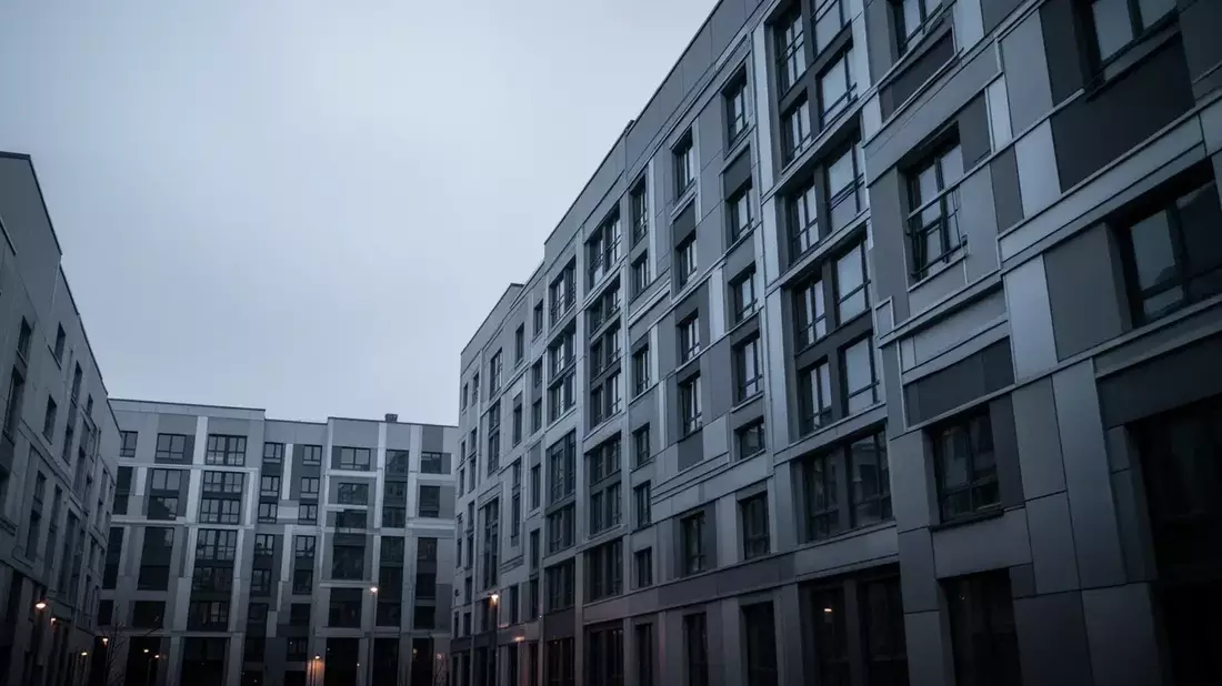 Vonovia's June Property Revaluation: Impact of ECB Rate Hike on NAV