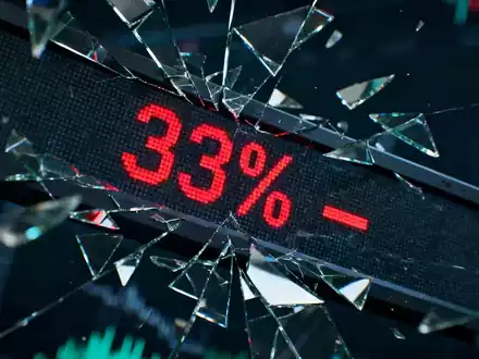 Zersplitterter digitaler Börsenticker mit einem starken prozentualen Rückgang, der einen 33%-Crash anzeigt. - Foto: über boerse-global.de
