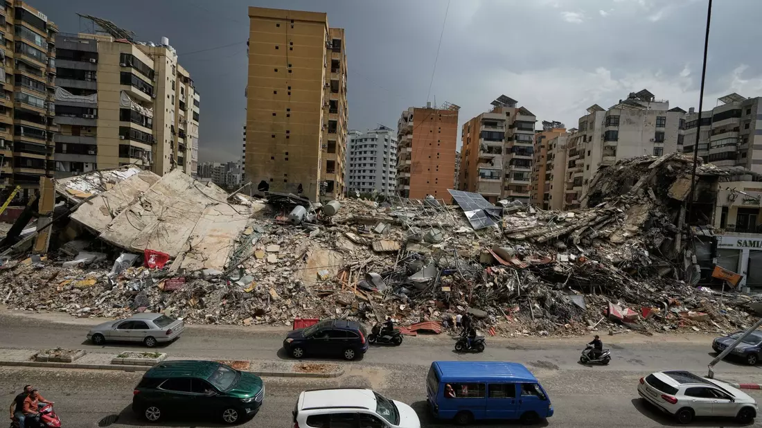 Zerstörte Gebäude bei früherem Angriff Israels in Dahija, südlichen Vororten von Beirut. (Archivbild) - Bild: Bilal Hussein/AP/dpa