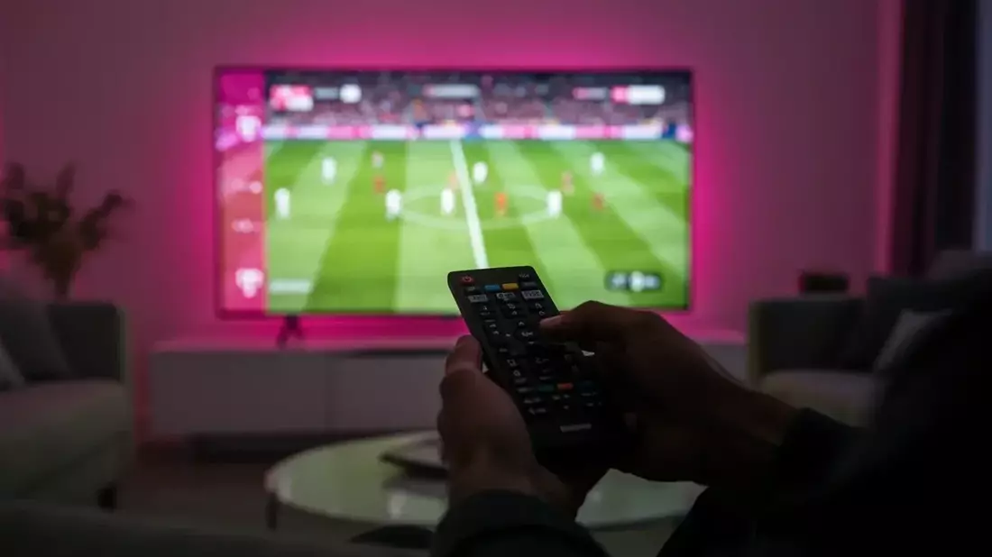 Deutsche Telekom: Flat Shares Amid T-Mobile Merger Talk & Operational Wins
