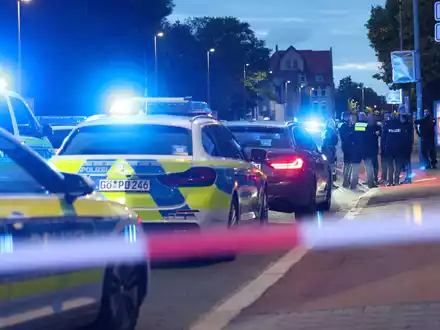 Der angeschossene Polizist ist inzwischen außer Lebensgefahr. - Foto: Stefan Rampfel/dpa