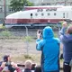 Nach aufwendiger Restaurierung soll der historische Schnellzug künftig bei Sonderfahrten Eisenbahn-Nostalgie verbreiten.  - Bild: Sebastian Willnow/dpa