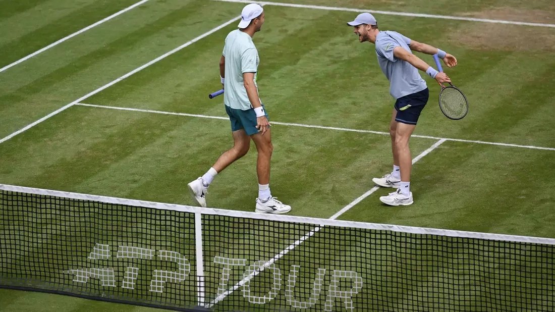 Im Doppel nicht zu schlagen: Jan-Lennard Struff (l) und Yannick Hanfmann (r). - Bild: Marijan Murat/dpa