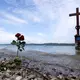 140 Jahre nach dem Tod von König Ludwig II. gedachten Königstreue am Starnberger des Herrschers.  - Bild: Sven Hoppe/dpa